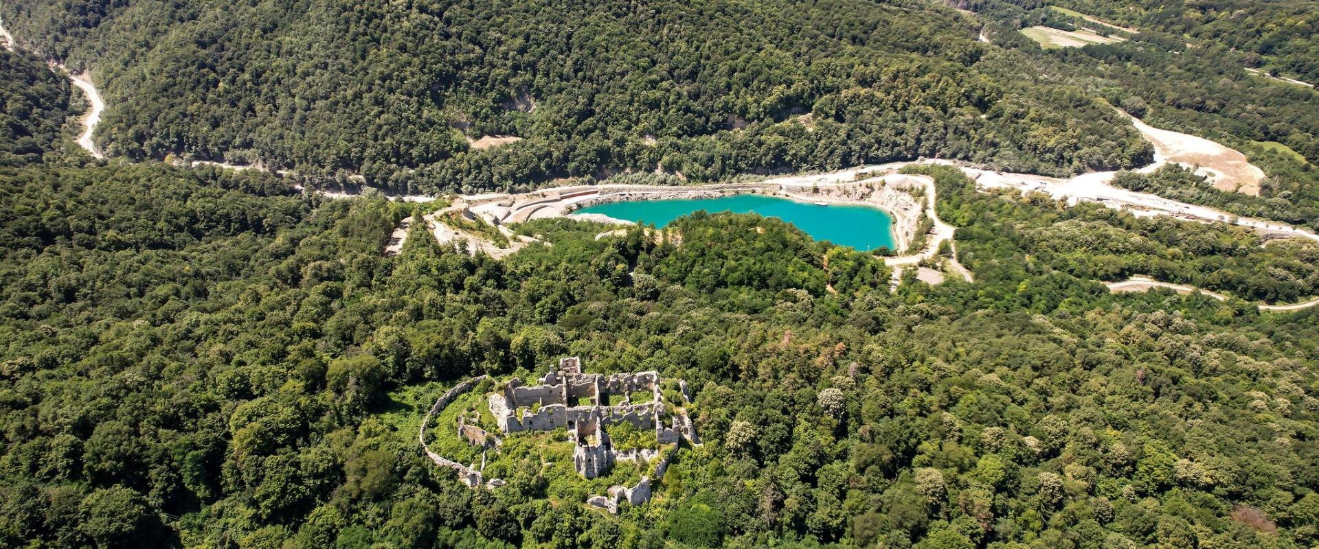 Ancient Ruins (Small Fortress in Ruins)