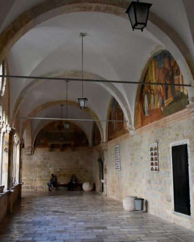 Franciscan Monastery, Dubrovnik, 14th century cloister (7) (30056259016)