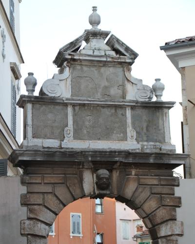 Balbi's Arch in Rovinj IMG 8855
