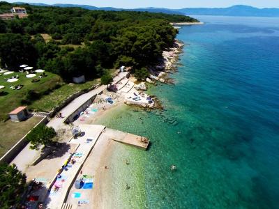 Beaches and villa, Porat, Malinska, Krk, Croatia-2 (15371650748)