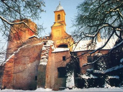 Kapela i kula dvorca u Valpovu izvana