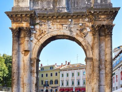 Croatia Pula Arch of Sergii view from west