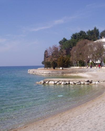 Maestral Beach and hotel Maestral in Malinska