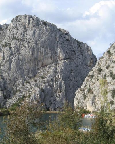 Cetina-Canyon in Omis, Croatia