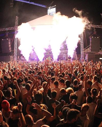Papaya club @ Zrche beach night