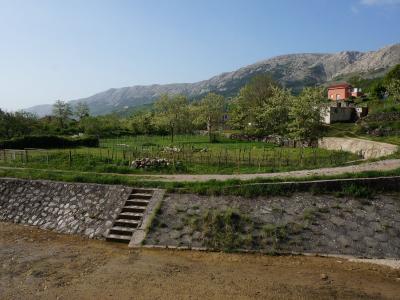 Groblje Panorama im Küstenland-Bergland von Primorje-Gorski Kotar County, Kroatien