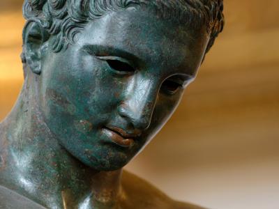 Croatian Apoxyomenos Louvre n08