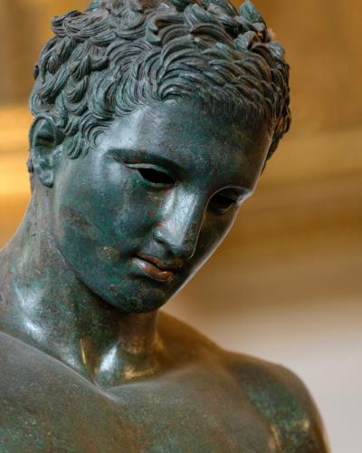 Croatian Apoxyomenos Louvre n08