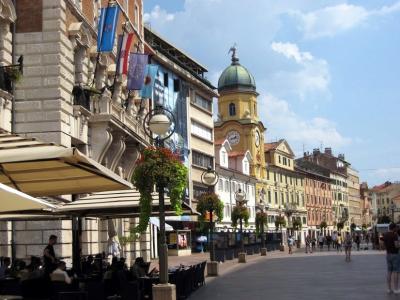 Rijeka-Korzo mit Stadtturm