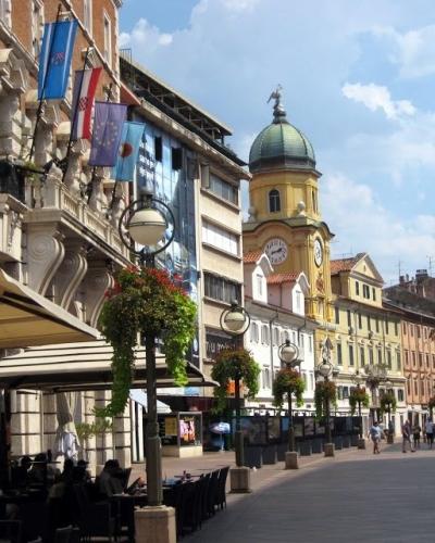 Rijeka-Korzo mit Stadtturm