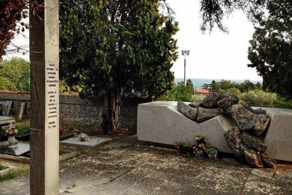 Gordan Lederer Memorial