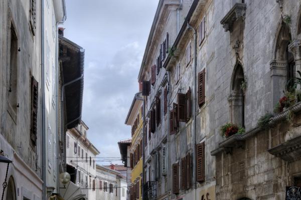 Decumanus Street