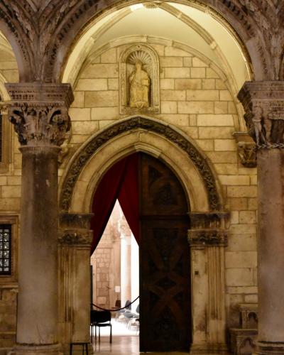 Dubrovnik at night, Rector's Palace, 15th century (1) (29441437013)